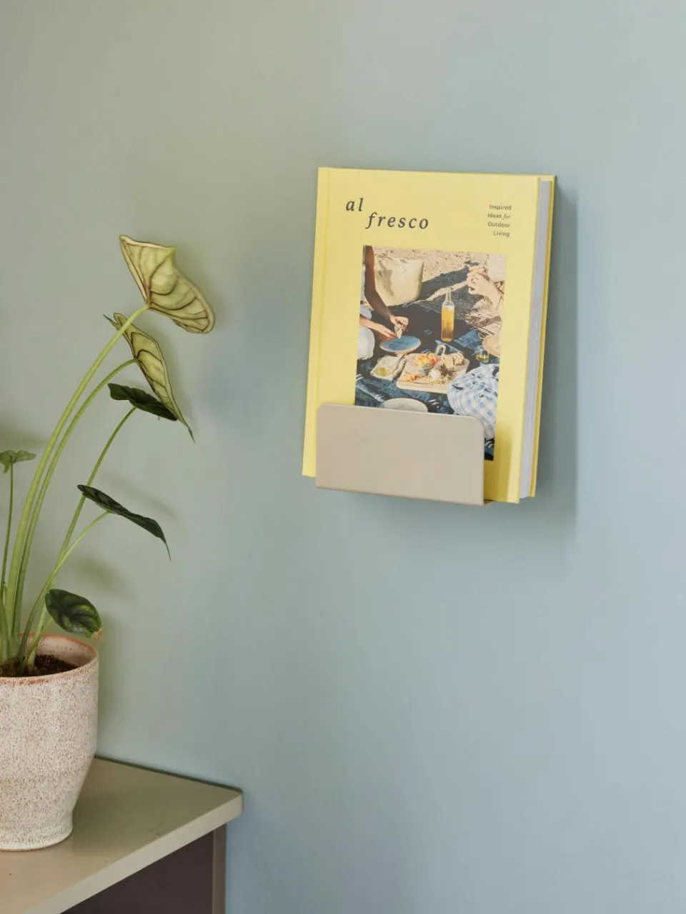 Wandtijdschriftenhouder Clutch van metaal^Hübsch Hot