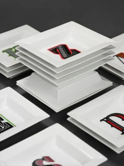 x MEISSEN, handgemaakte vide-poche initialen met decoratie^Westwing Collection Best