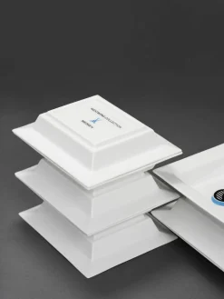 x MEISSEN, handgemaakte vide-poche initialen met decoratie^Westwing Collection Sale