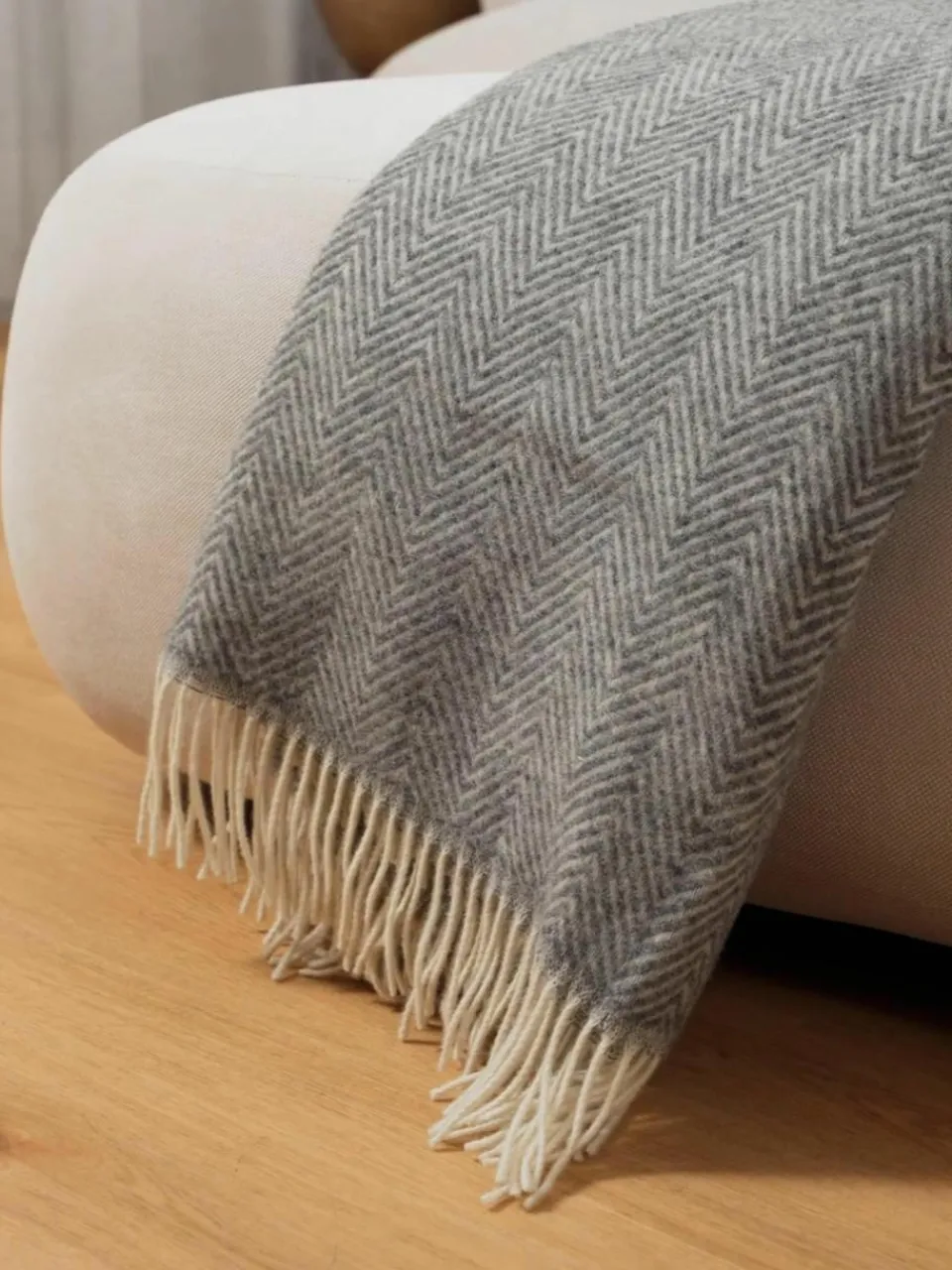 Wollen plaid Tirol met visgraatpatroon en franjes^Westwing Best