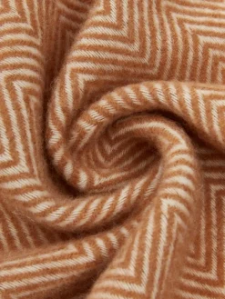 Wollen plaid Tirol met visgraatpatroon en franjes^Westwing Best