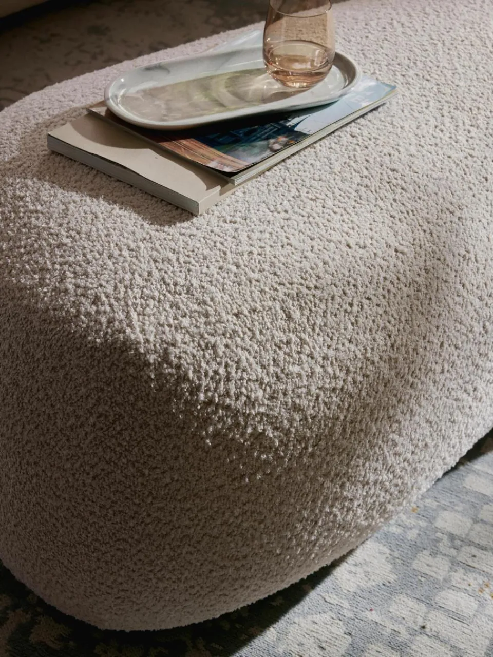 XL poef Alba van teddy bouclé^Westwing Collection Discount
