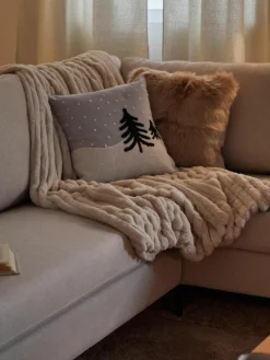 Zachte kussenhoes van imitatievacht Mathilde, glad^Westwing Collection Discount