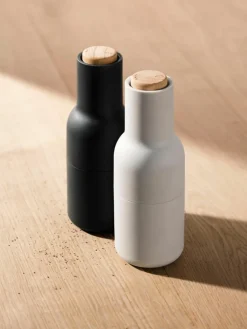 Zout & pepermolen Bottle Grinder met beukenhouten deksel, set van 2^Audo Copenhagen Discount