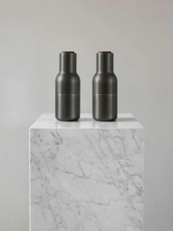 Zout- en pepermolen Bottle Grinder met walnootdeksel, set van 2^Audo Copenhagen Fashion